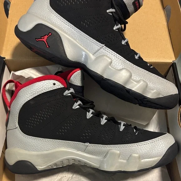 Air Jordan Black and Gray Johnny Kilroy Retro 9 Sneakers - Picture 5 of 8